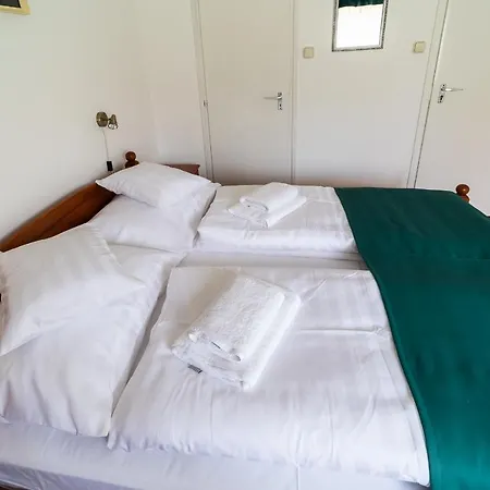 Lotus 3* زلاكاروس