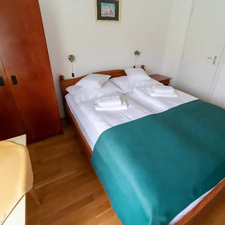 Lotus فندق مبيت وإفطار