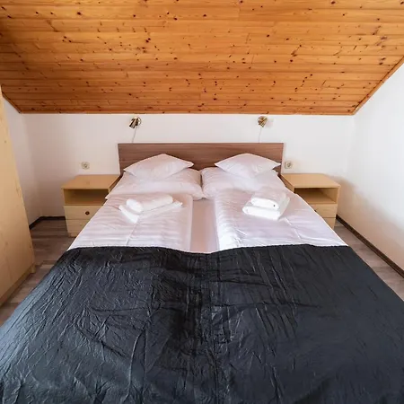 Lotus فندق مبيت وإفطار