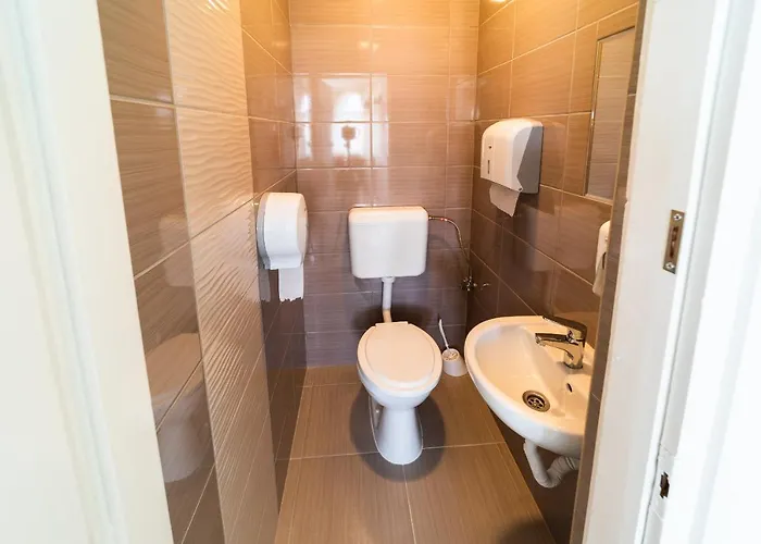 לינה וארוחת בוקר Lotus