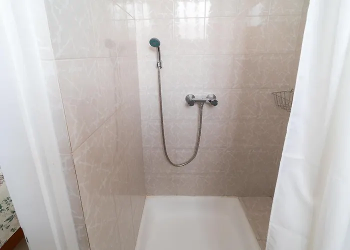 לינה וארוחת בוקר Lotus זלקרוס