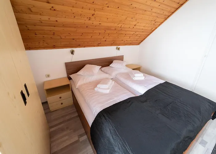 Lotus ベッド・アンド・ブレックファスト 3*