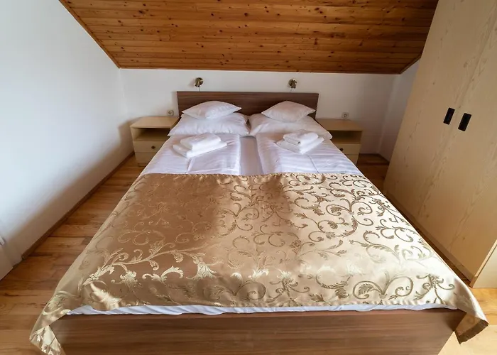 ベッド・アンド・ブレックファスト Lotus 3*